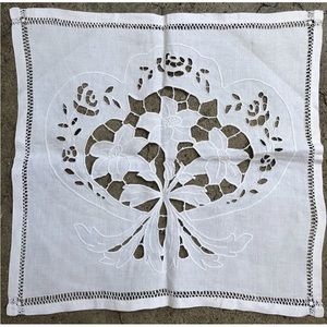 Lovely 16x17 Embroidered & Hemstitched Fine Linen Sampler Excellent Condition!!